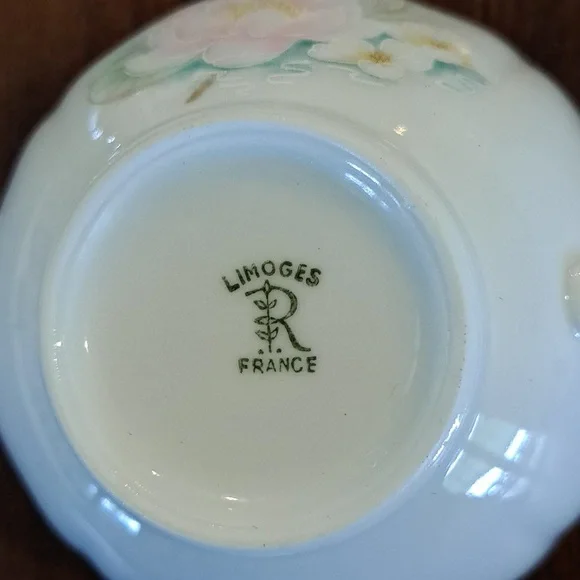 Limoges France Tea/Coffee Cup, Moi& Coi inscribed on white porcelain - Picture 3 of 12